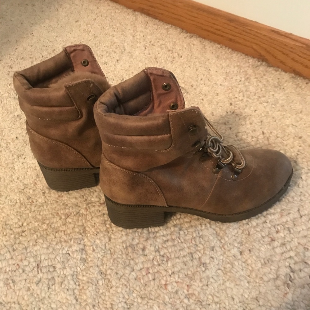 Rock & Candy Tan construction boots 7,5. New